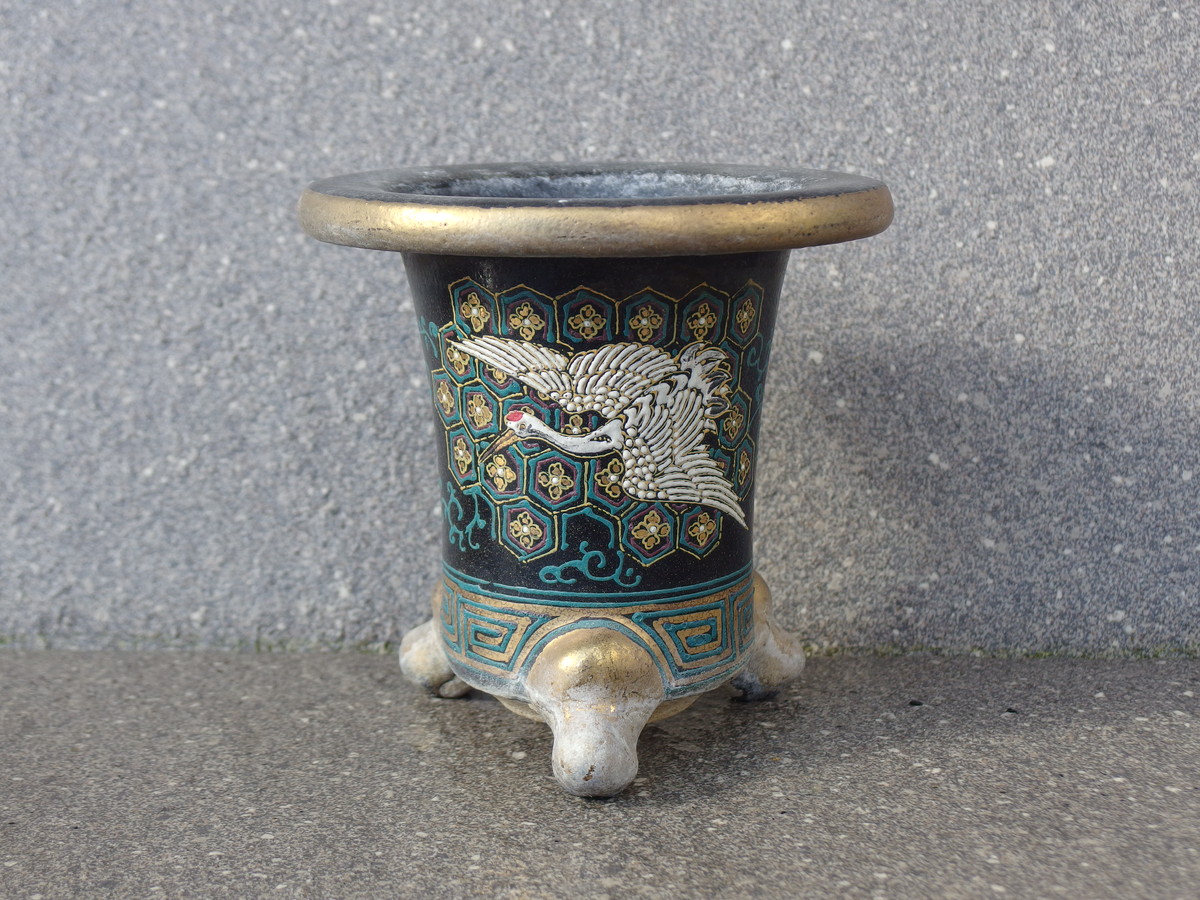 4702,花亀甲に鶴 楽鉢 外径約12.9cm 中古 鋏あとあり古い