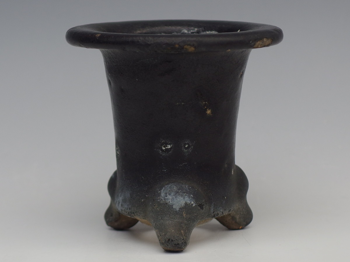 2021, 古鉢黒鉢 古代万年青楽鉢 外形約7.8cm　中古カケ