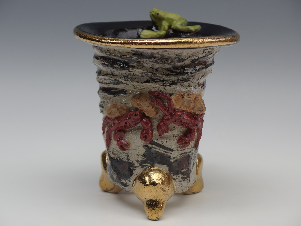 3031,　蟹蛙楽鉢 外形約10.1～10.7cm　高さ約12.2cm