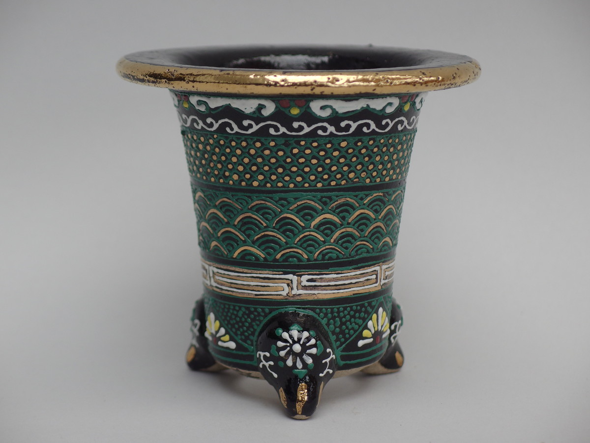 2037,　唐草七々子青海帯文様　萬年青楽鉢 外径約10.5cm　利山サイン　新鉢