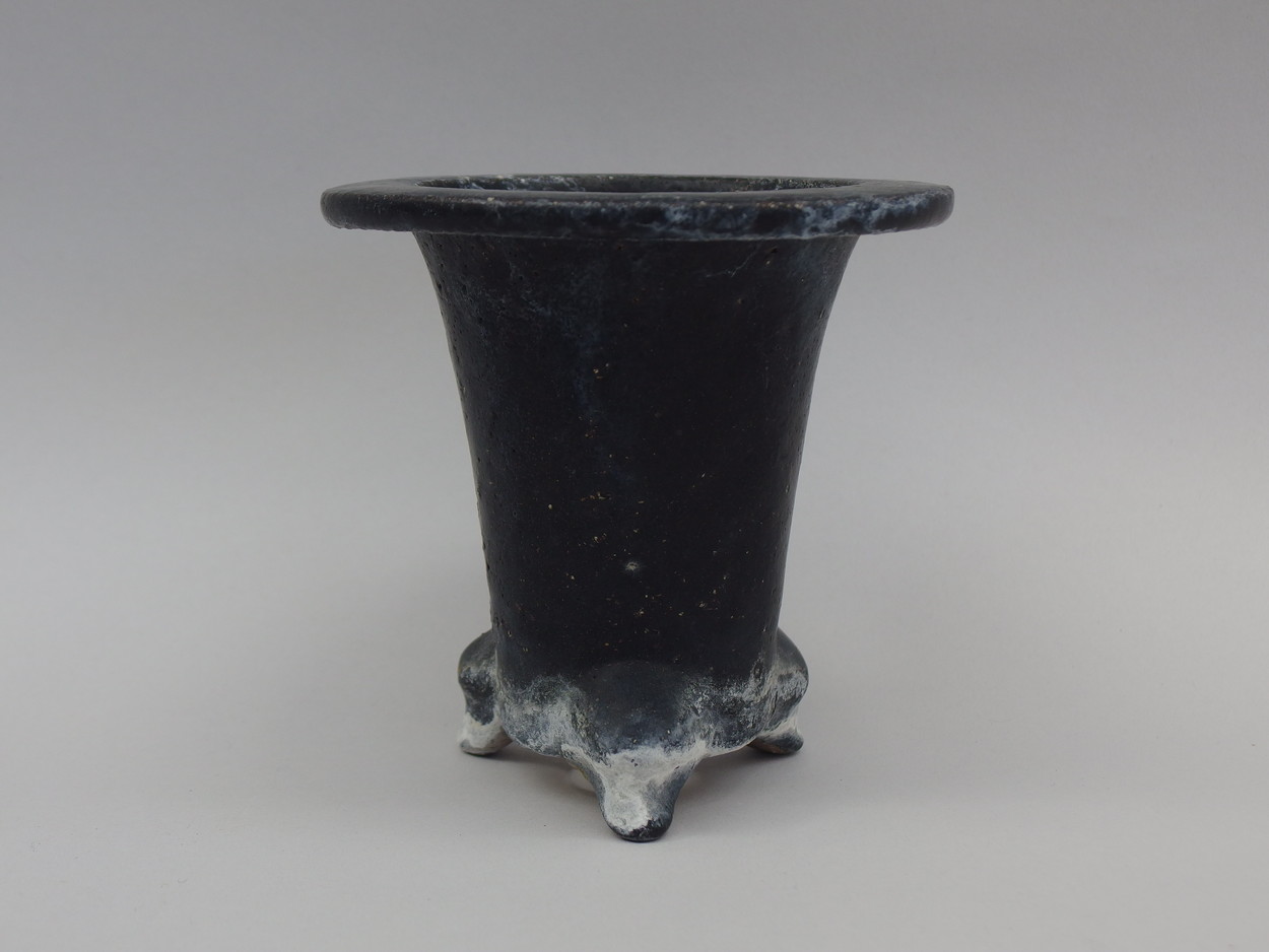 2092,　古鉢　黒鉢　萬年青楽鉢 外径約10.8cm　中古