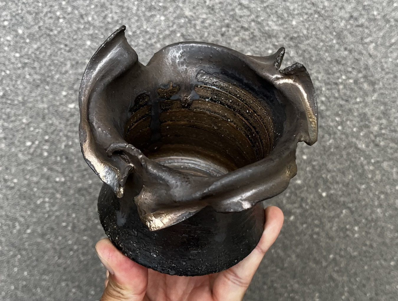 2482,Jun Fujiwara  ×  萬年青鉢　No.3 /30　 信楽 外径約11.4cm 高さ約9.9cm　純氏落款、豐落款