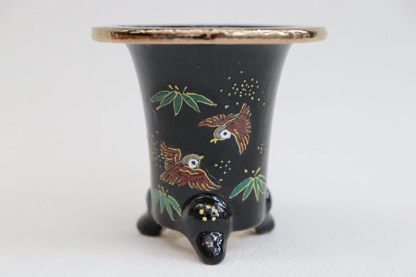 2504,雀 萬年青楽鉢 外径約10.3cm　縁起の良い図案