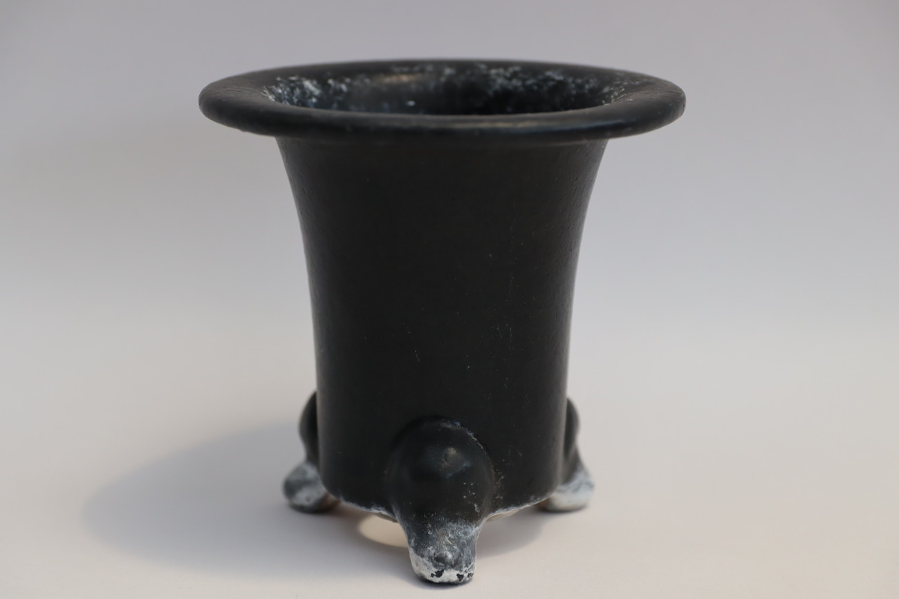 2141,古い黒鉢 万年青楽鉢 外径約10.8cm　中古