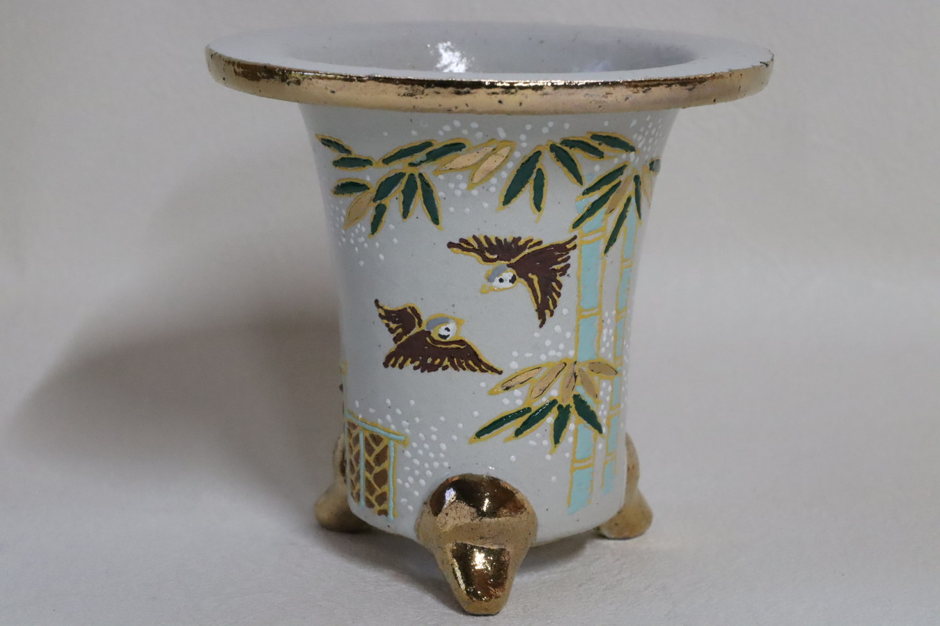 3189,白鉢 竹に雀　外径約11.9cm　亘サイン