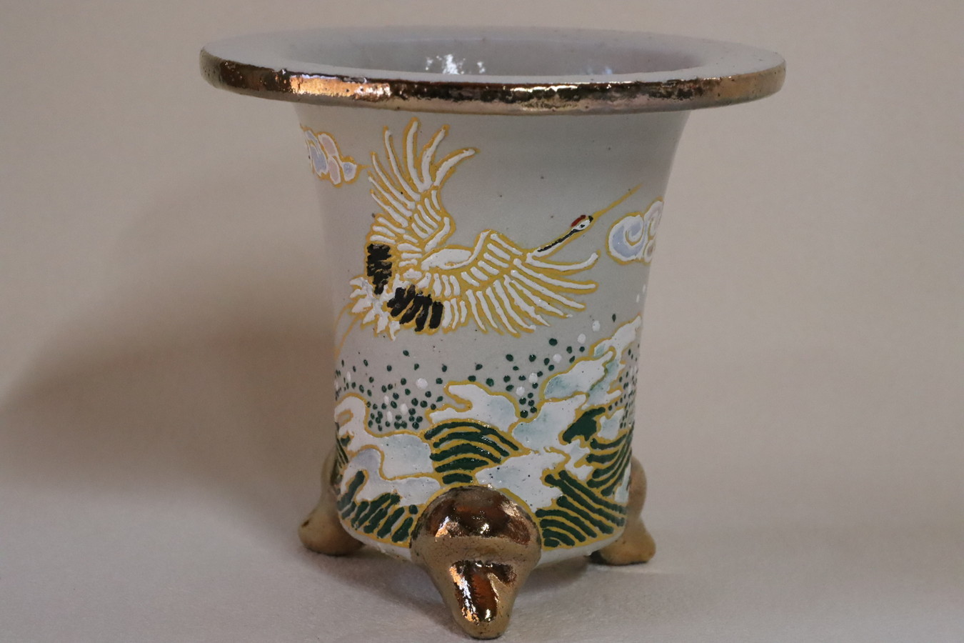 3183,白鉢 波に鶴　外径約11.8cm　亘サイン