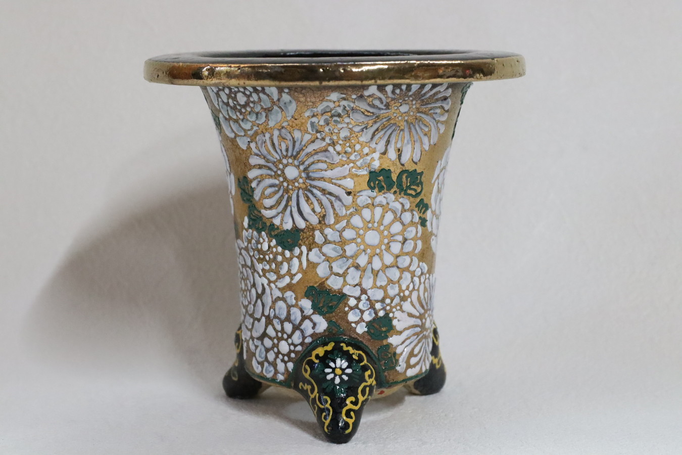 2661,百花繚乱 加茂黒楽鉢 外径約10.2cm 梅花サイン　賀茂黒