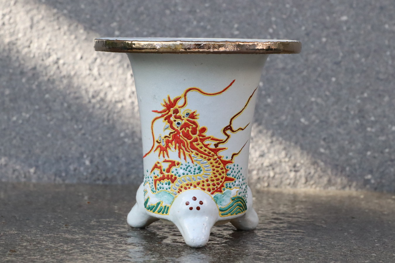 2632,白地赤龍　吉祥錦鉢　外径約10.8cm　亘サイン　【25,000→特価！】